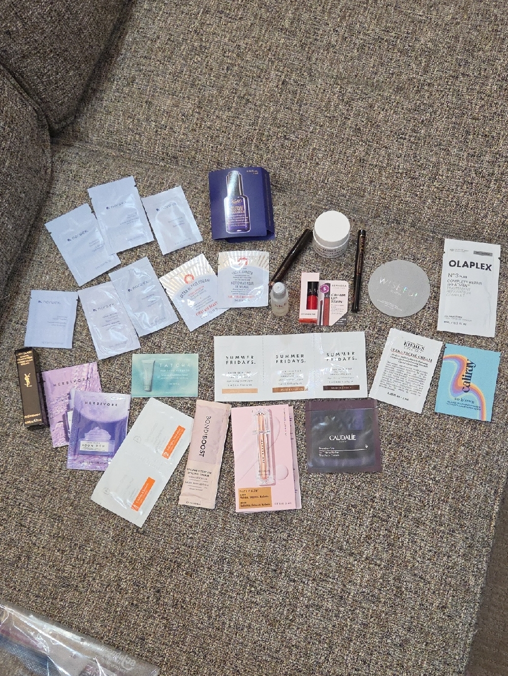 Assorted Women’s Skincare Sample Pack - Mixed Brands